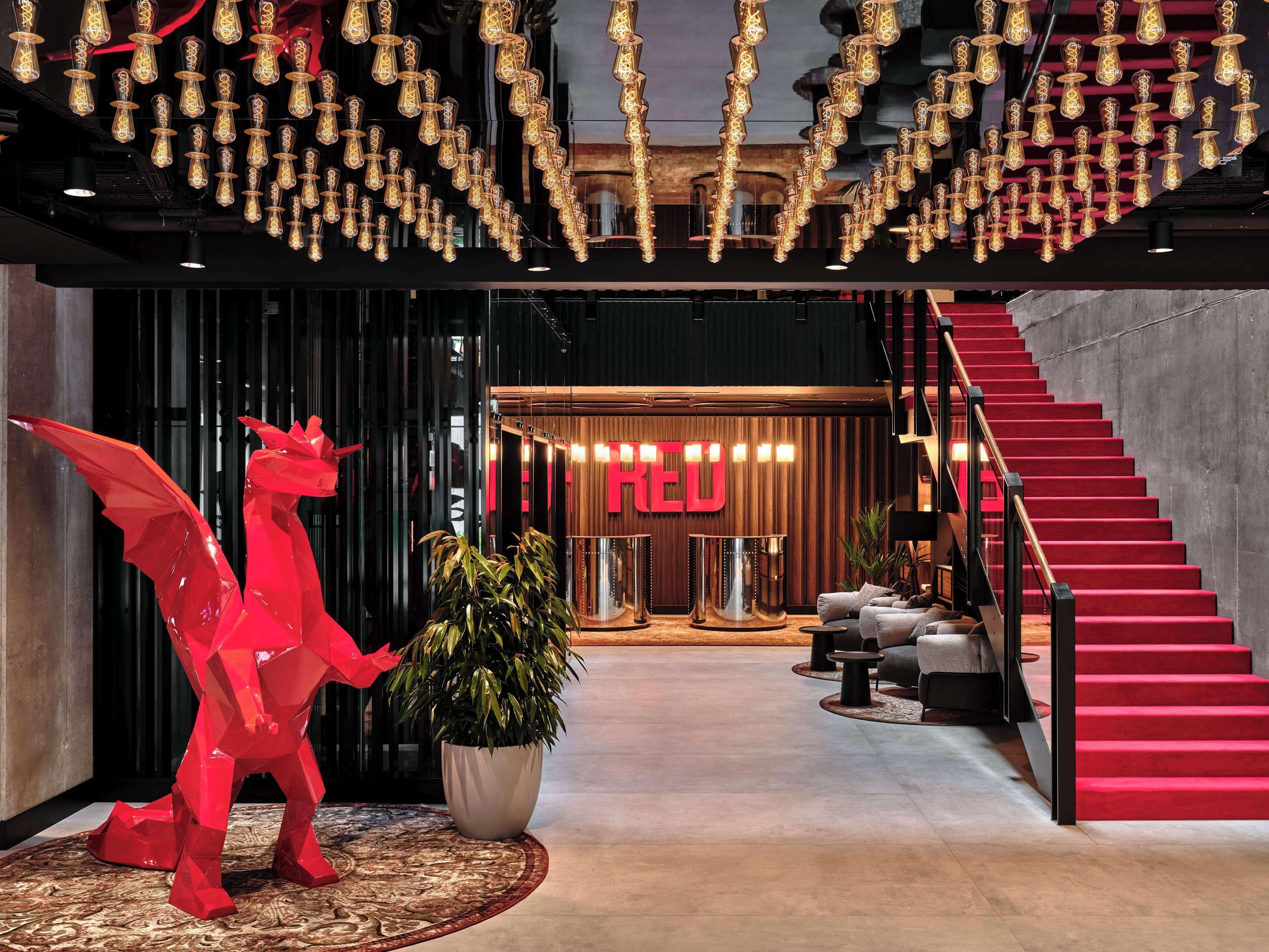 Radisson Red Hotel & Radisson Red Apartments, Krakow — Photos 3