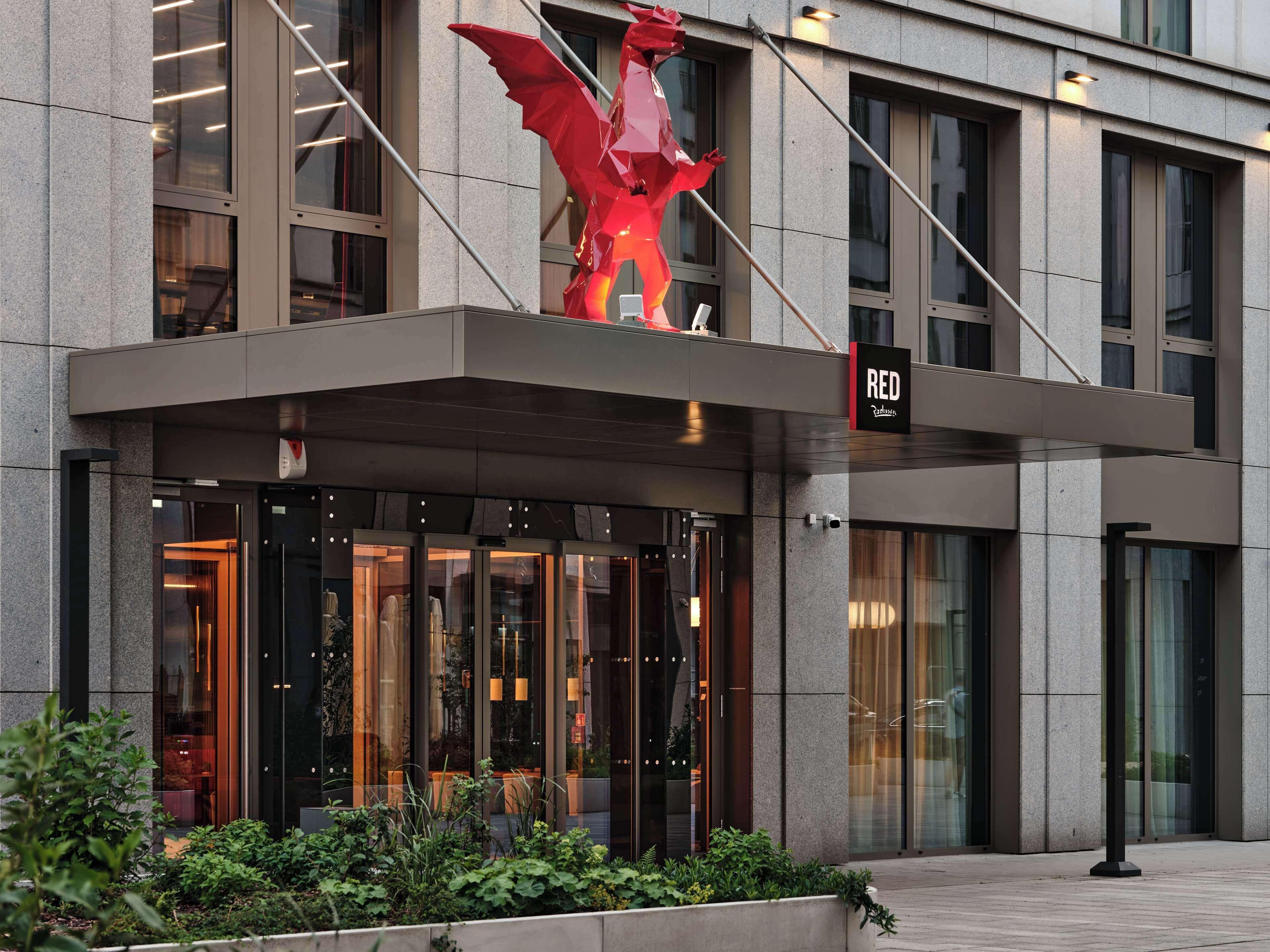Radisson Red Hotel & Radisson Red Apartments, Krakow — Photos 2